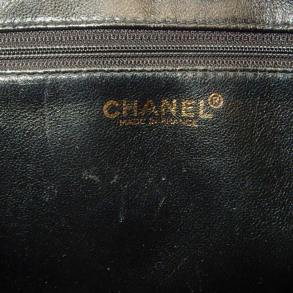 MUST SEE! CHANEL BLACK LAMB SKIN SHOULDER BAG! - Picture 12 of 12